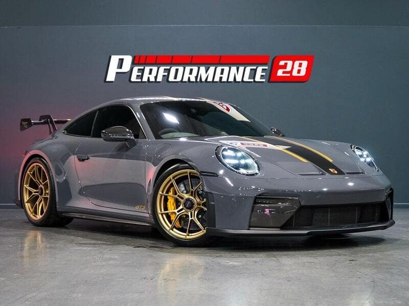 2025 Porsche 911 - Thumbnail 1