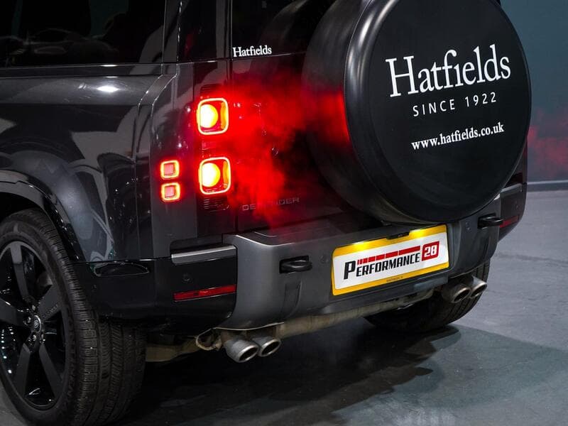 2023 Land Rover Defender 90 - Thumbnail 57