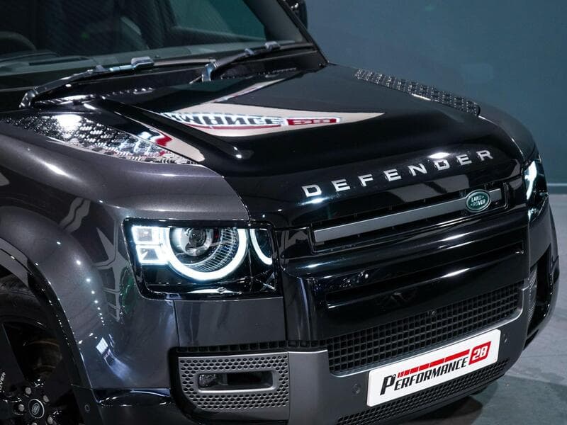 2023 Land Rover Defender 90 - Thumbnail 34