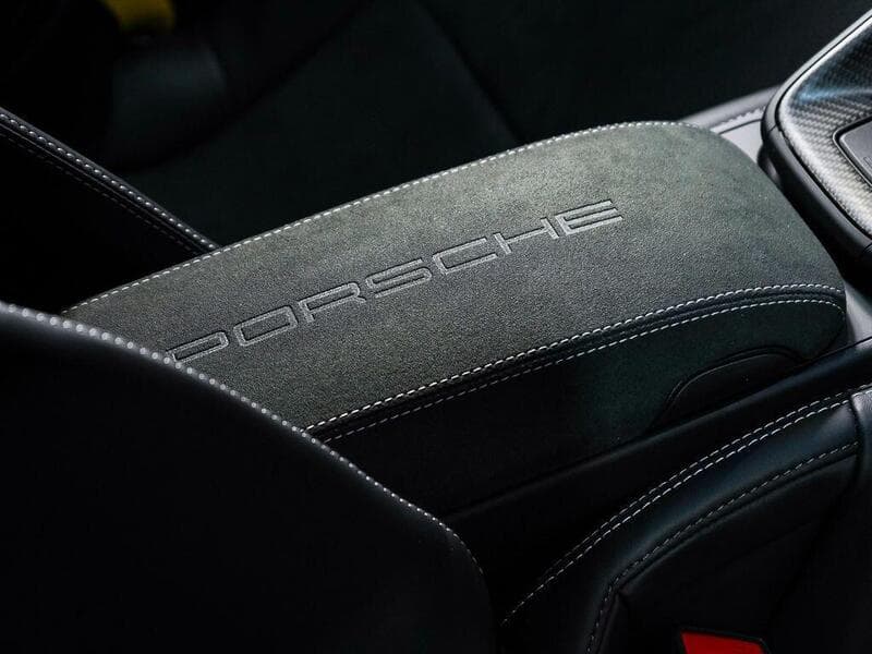 2025 Porsche 911 - Thumbnail 12