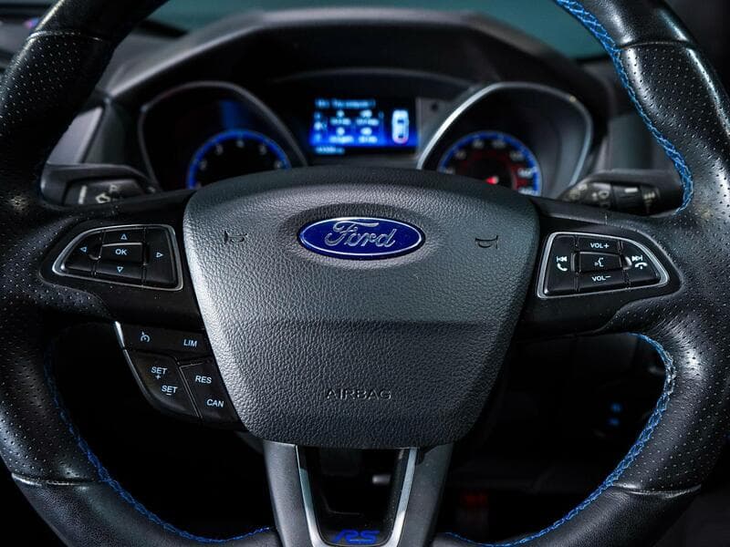2017 Ford Focus - Thumbnail 35