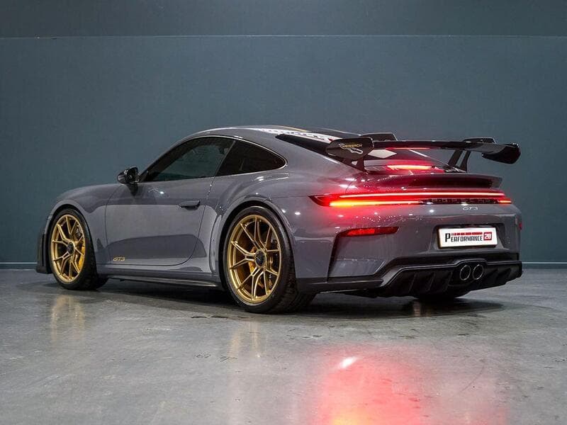 2025 Porsche 911 - Thumbnail 2