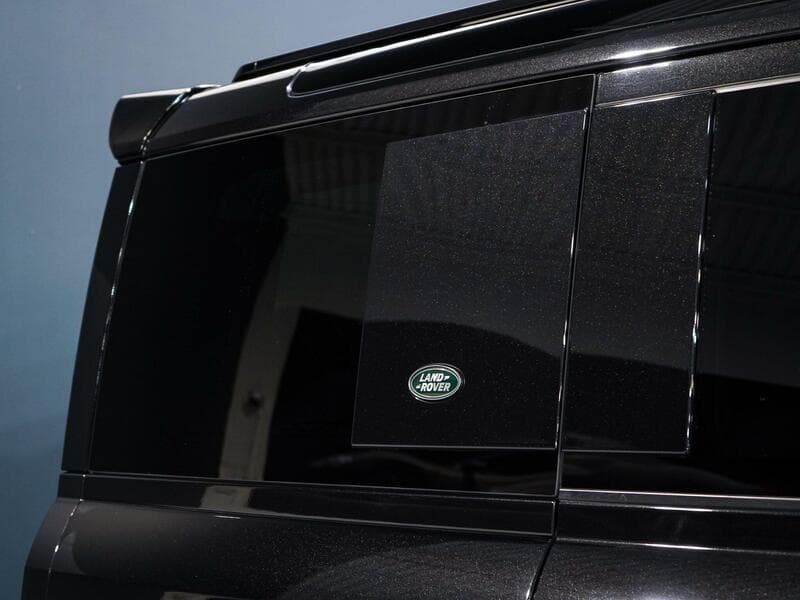 2024 Land Rover Defender 110 - Thumbnail 58