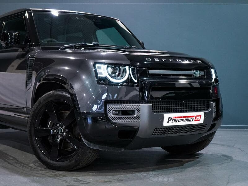 2023 Land Rover Defender 90 - Thumbnail 41