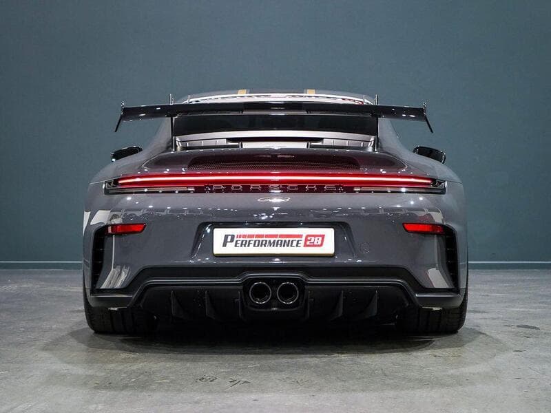 2025 Porsche 911 - Thumbnail 5