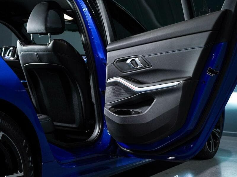 2023 BMW 3 Series - Thumbnail 54