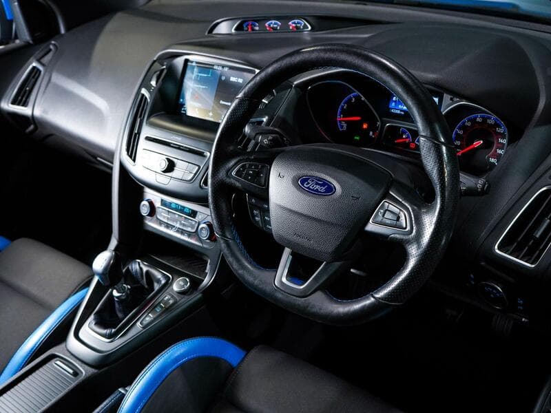 2017 Ford Focus - Thumbnail 14