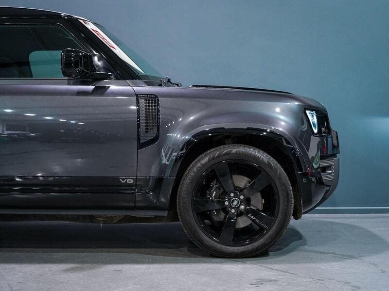 2023 Land Rover Defender 90 - Thumbnail 23