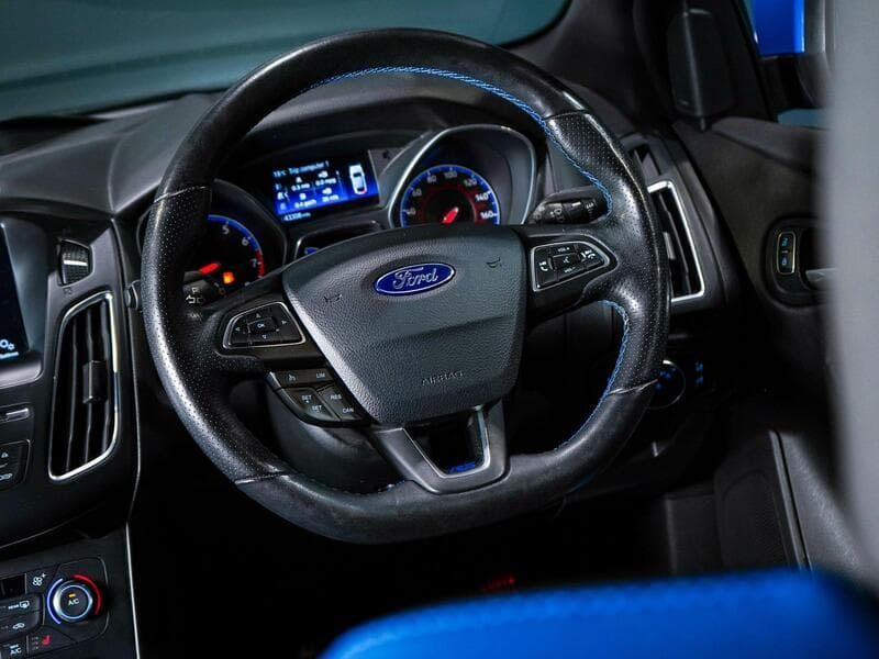 2017 Ford Focus - Thumbnail 34