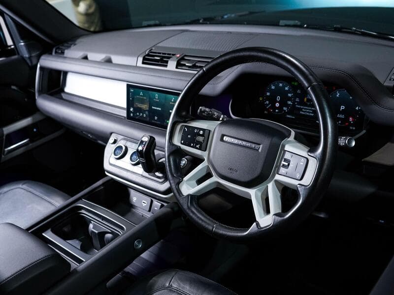 2024 Land Rover Defender 110 - Thumbnail 12