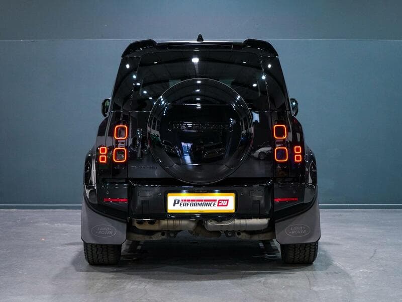 2024 Land Rover Defender 110 - Thumbnail 5