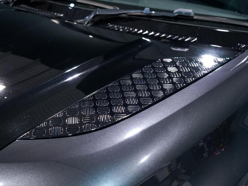 2023 Land Rover Defender 90 - Thumbnail 43