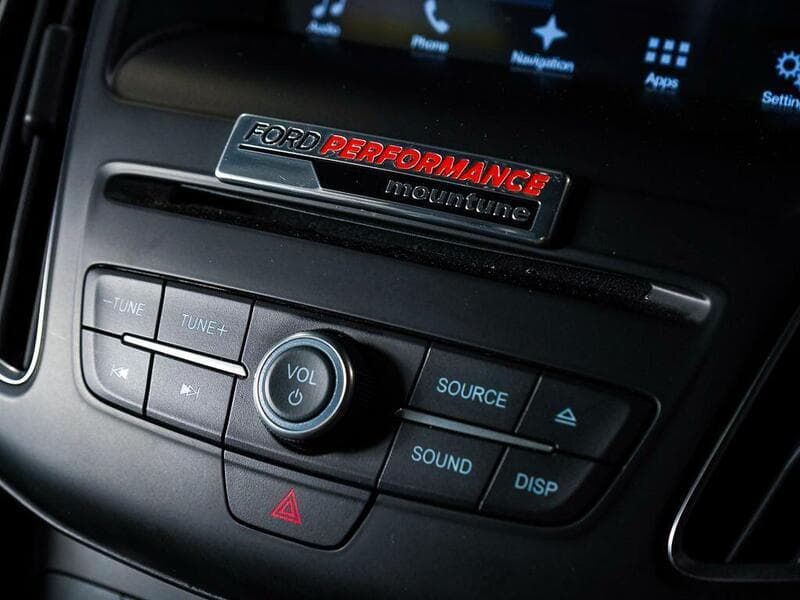 2016 Ford Focus - Thumbnail 19