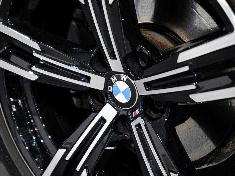 2023 BMW 3 Series - Thumbnail 32
