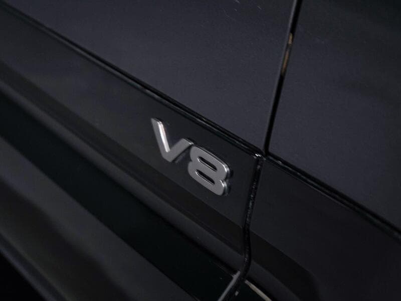 2023 Land Rover Defender 90 - Thumbnail 36