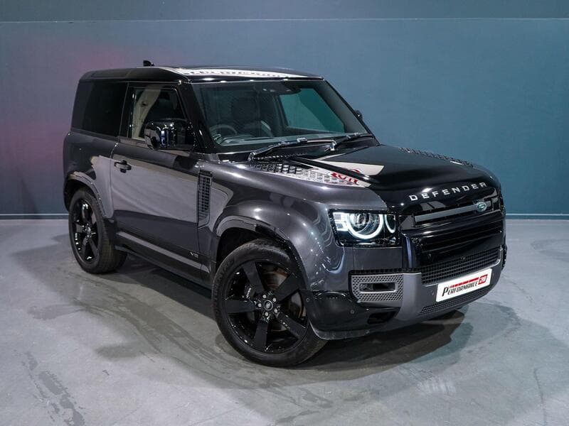 2023 Land Rover Defender 90 - Thumbnail 2