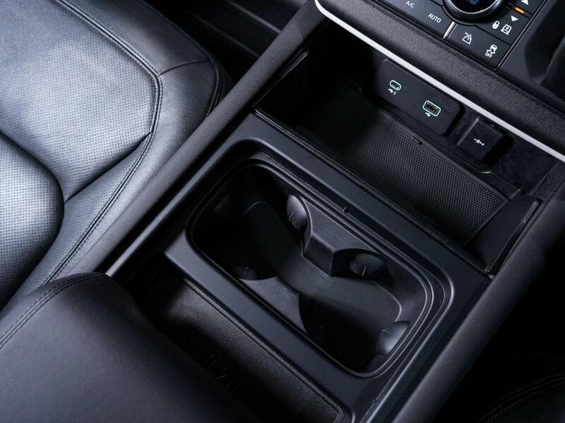 2024 Land Rover Defender 110 - Thumbnail 21