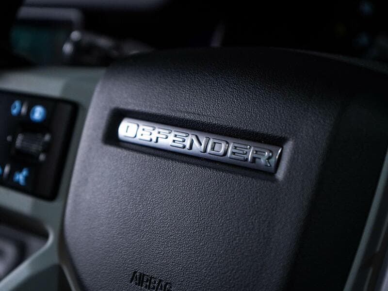 2024 Land Rover Defender 110 - Thumbnail 41